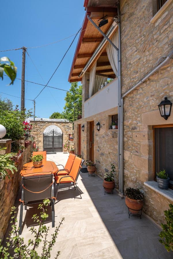 Anthea Holiday home Kaloudhiana