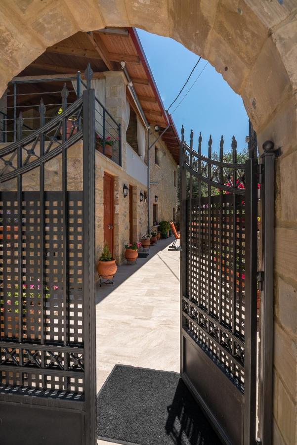 Anthea Holiday home Kaloudhiana